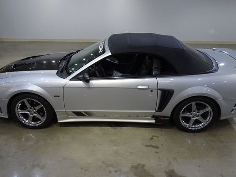 Used 2001 Ford Mustang GT RWD image 5
