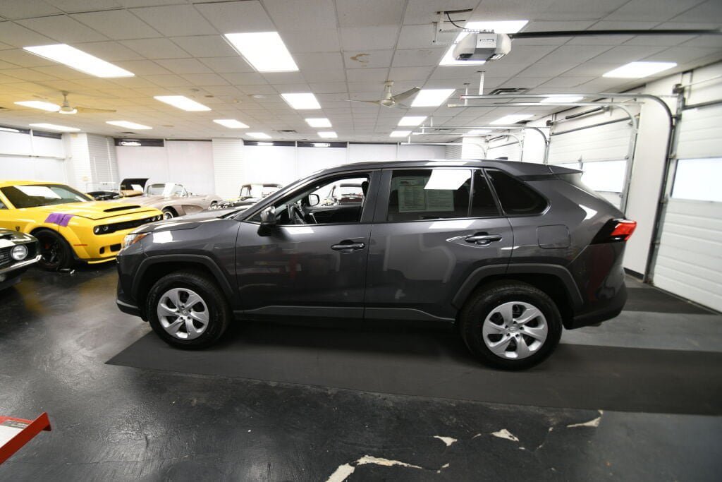 Certified 2025 Toyota RAV4 LE AWD/4WD image 4