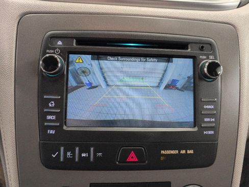 Used 2014 Chevrolet Traverse LS FWD image 14