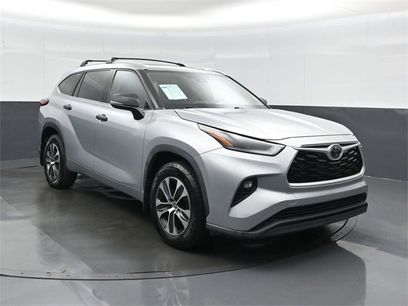 Used 2021 Toyota Highlander XLE