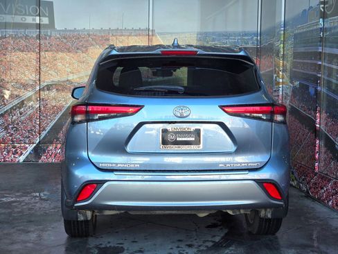 Used 2022 Toyota Highlander Platinum AWD/4WD image 7