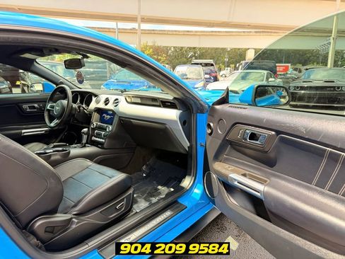 Used 2017 Ford Mustang GT Premium w/ Black Accent Package RWD image 27