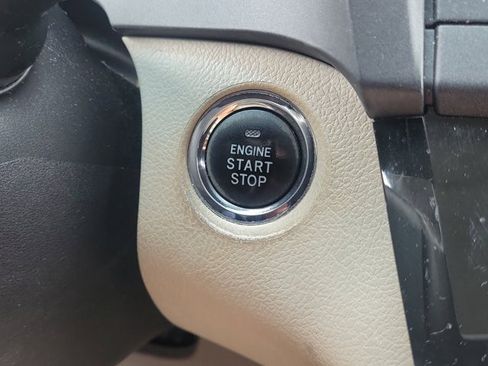 Used 2016 Toyota Sienna XLE image 17