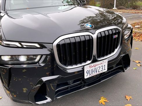 Used 2025 BMW X7 M60i AWD/4WD image 32