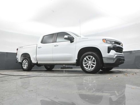 Used 2022 Chevrolet Silverado 1500 LT AWD/4WD image 44