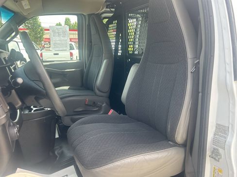 Used 2019 GMC Savana 2500 w/ Driver Convenience Package RWD image 14