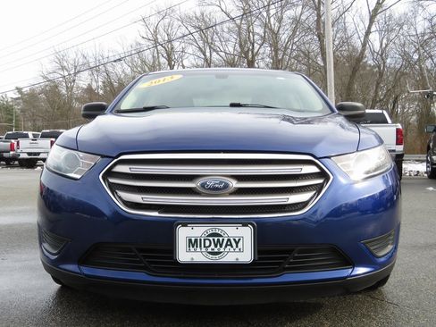 Used 2013 Ford Taurus SE image 2