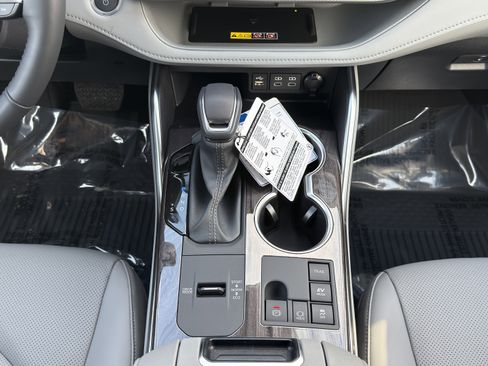 New 2026 Toyota Highlander Platinum image 35