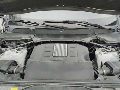 Used 2017 Land Rover Discovery SE image 24