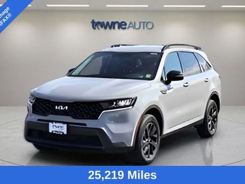 Used 2023 Kia Sorento S AWD/4WD image 3