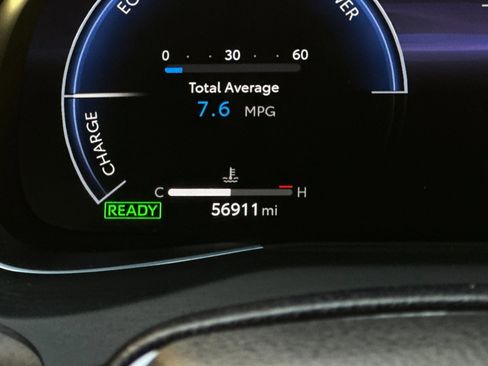 Used 2023 Toyota Venza Limited image 19