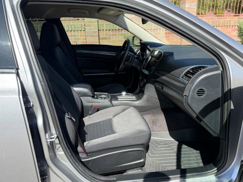 Used 2018 Chrysler 300 Touring w/ Sport Appearance Package RWD image 11