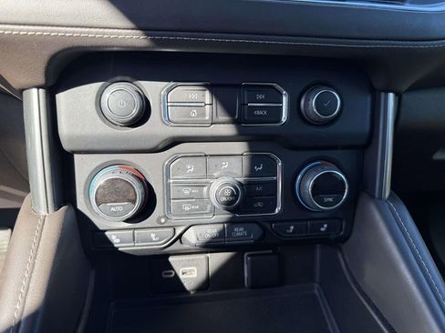 Used 2022 Chevrolet Tahoe LT w/ LT Signature Plus Package image 21