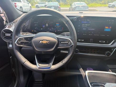 Used 2026 Chevrolet Equinox LT FWD image 18