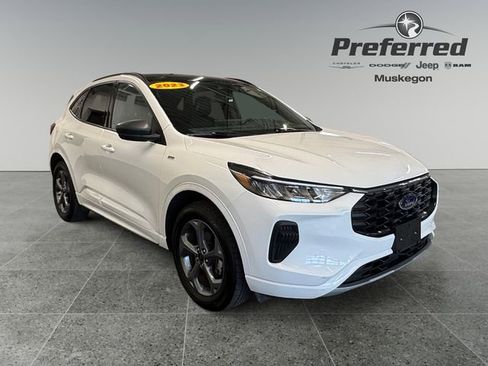 Used 2023 Ford Escape ST-Line w/ Tech Pack #1 AWD/4WD image 1