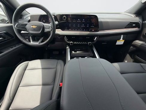 New 2026 Chevrolet Suburban LT AWD/4WD image 15