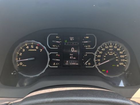 Used 2020 Toyota Tundra Limited w/ Limited Premium Package AWD/4WD image 20