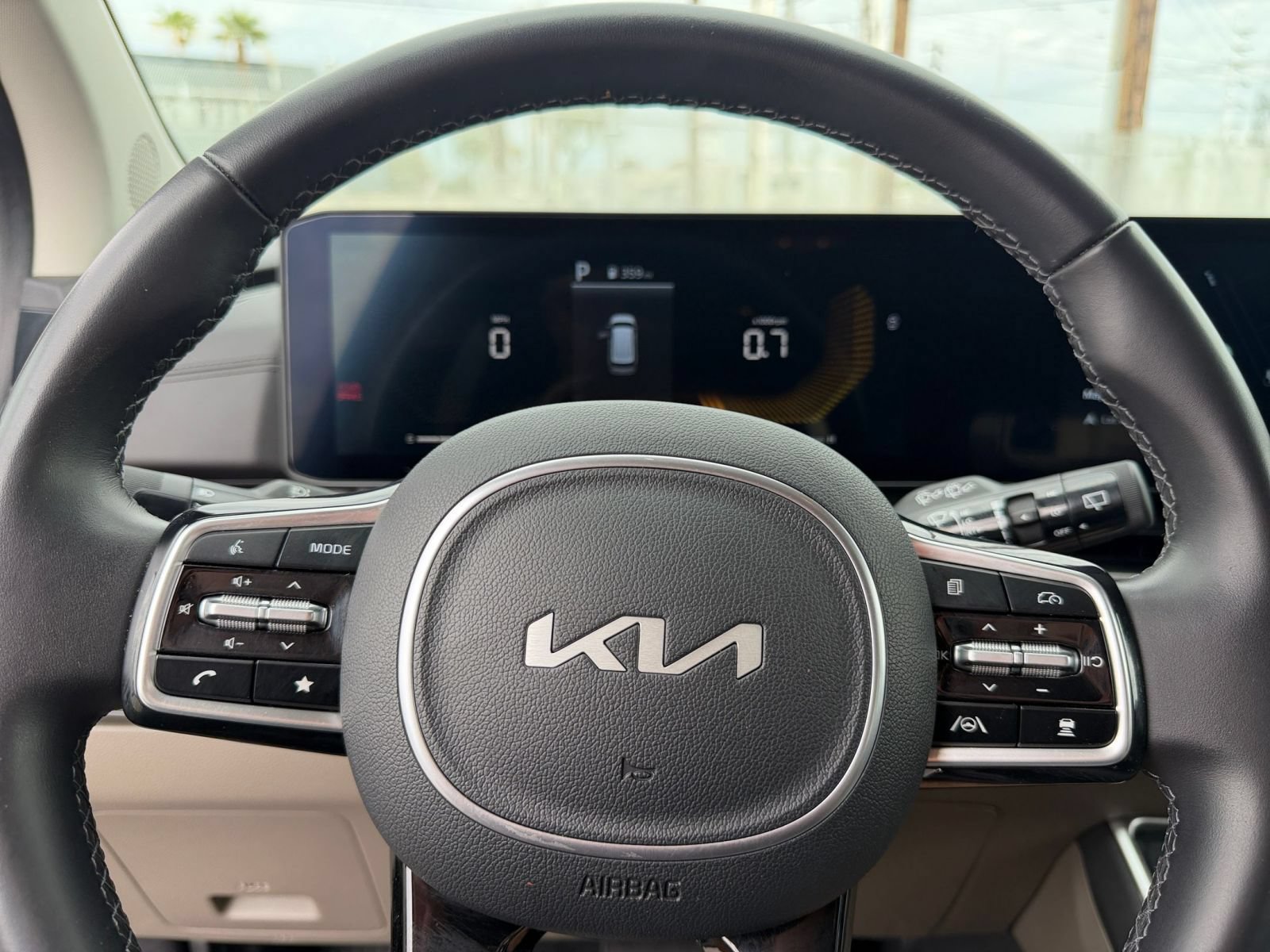 Used 2026 Kia Carnival FWD image 28