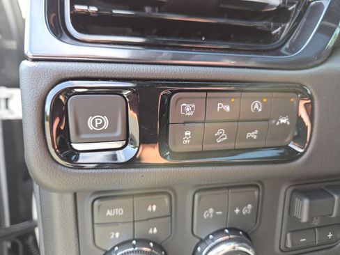 New 2026 GMC Yukon AT4 w/ AT4 Premium Plus Package AWD/4WD image 16