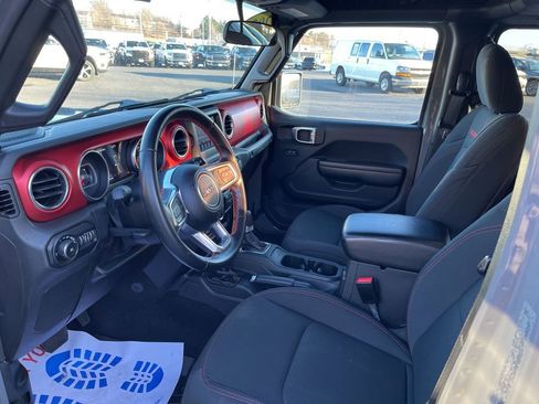 Used 2021 Jeep Wrangler Unlimited Rubicon image 2