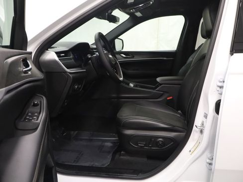 New 2026 Jeep Grand Cherokee Laredo image 11