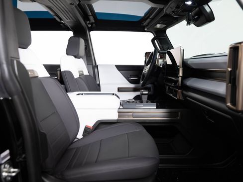 Used 2025 GMC Hummer EV 2X AWD/4WD image 26