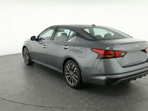 Used 2025 Nissan Altima 2.5 SV FWD image 6