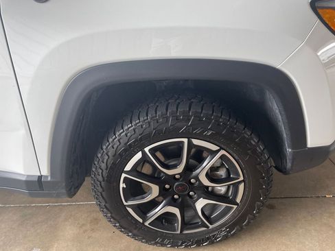 Used 2025 Jeep Compass Trailhawk image 28