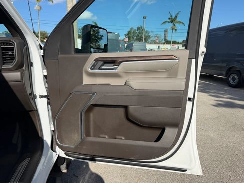 Used 2025 Chevrolet Silverado 2500 LT w/ Convenience Package AWD/4WD image 19
