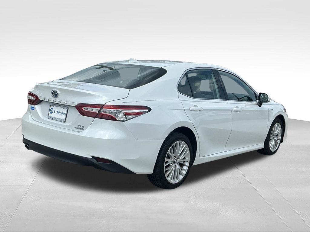 Used 2020 Toyota Camry XLE FWD image 11