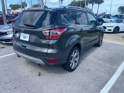 Used 2017 Ford Escape Titanium FWD image 5