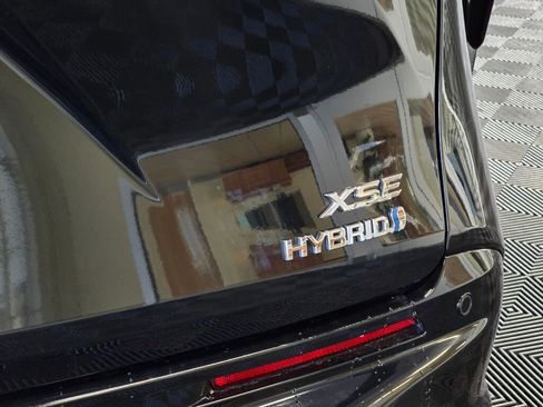 Used 2021 Toyota Sienna XSE image 14