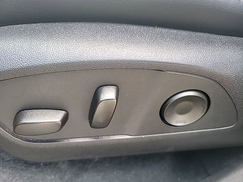 Used 2025 Buick Enclave Preferred image 15