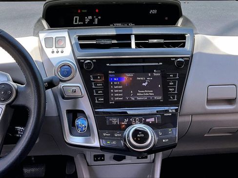 Used 2017 Toyota Prius V Four FWD image 9