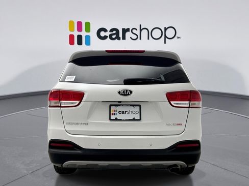 Used 2018 Kia Sorento EX image 4
