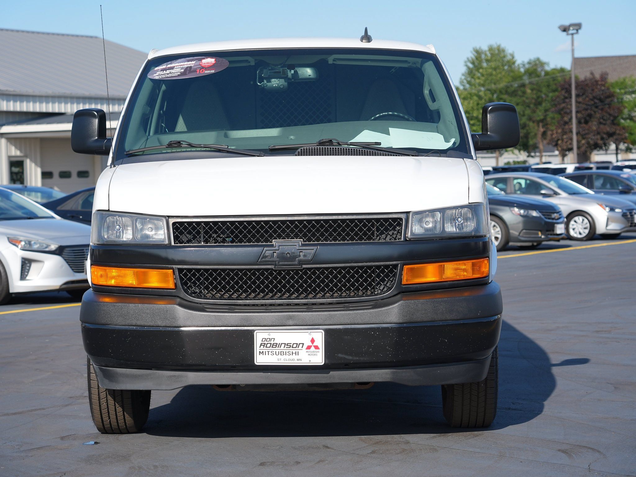Used 2020 Chevrolet Express 3500 w/ Driver Convenience Package RWD image 9
