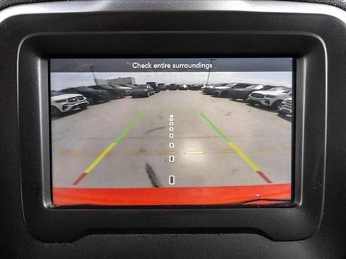 Used 2019 Jeep Renegade Latitude AWD/4WD image 20