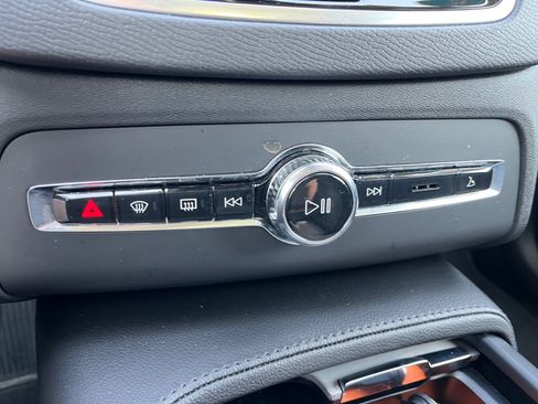 Used 2023 Volvo XC90 B5 Core AWD/4WD image 31