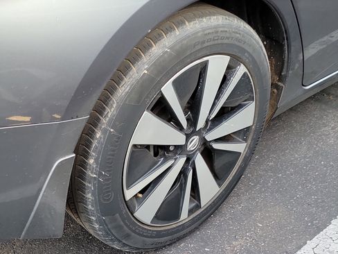 Used 2021 Nissan Altima 2.5 SV w/ SV Premium Package image 5