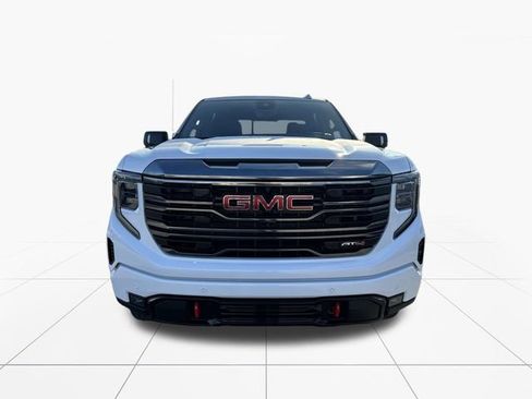 Used 2024 GMC Sierra 1500 AT4 w/ Technology Package AWD/4WD image 9
