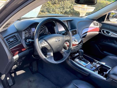 Used 2015 INFINITI Q70 L 3.7 RWD image 18