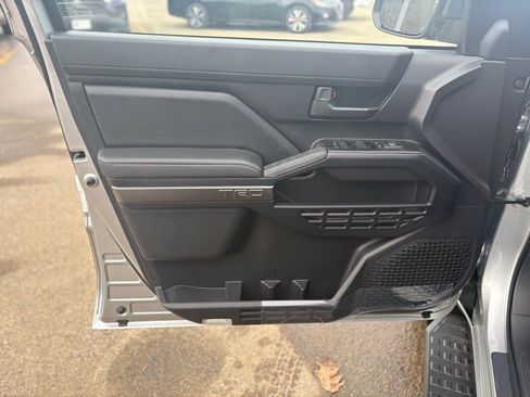 New 2026 Toyota 4Runner 4WD image 13