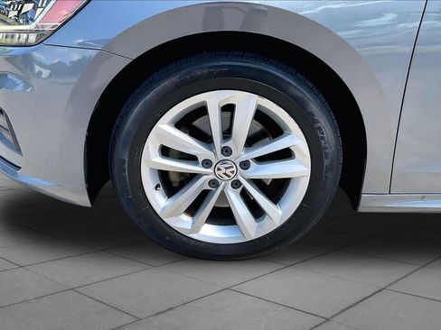 Used 2020 Volkswagen Passat 2.0T SE FWD image 10