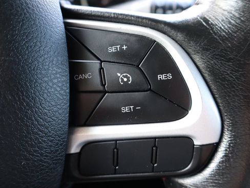 Used 2018 Jeep Renegade Trailhawk w/ Cold Weather Group II AWD/4WD image 30