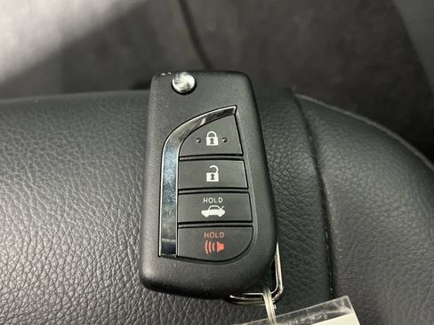 Used 2020 Toyota Camry SE FWD image 33