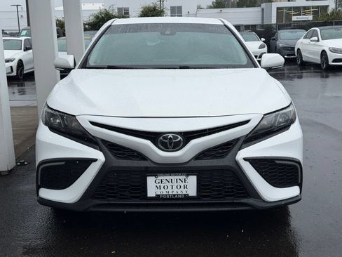 Used 2024 Toyota Camry SE FWD image 2