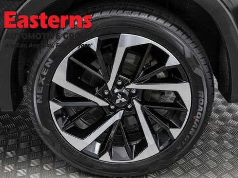 Used 2023 Mitsubishi Outlander SE image 34