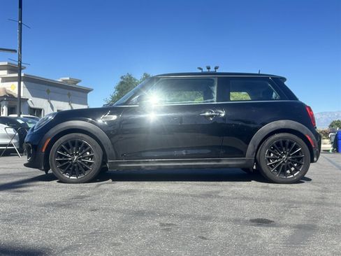 Used 2020 MINI Cooper 2-Door Hardtop image 3