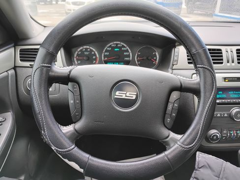 Used 2009 Chevrolet Impala SS w/ Convenience Package image 7