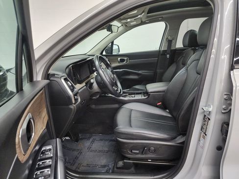 Used 2023 Kia Sorento S w/ Panoramic Sunroof Package AWD/4WD image 12